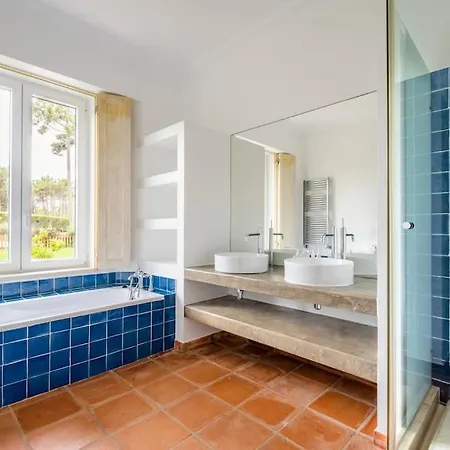 Luxurious Sprawling In Del Rey Amoreira