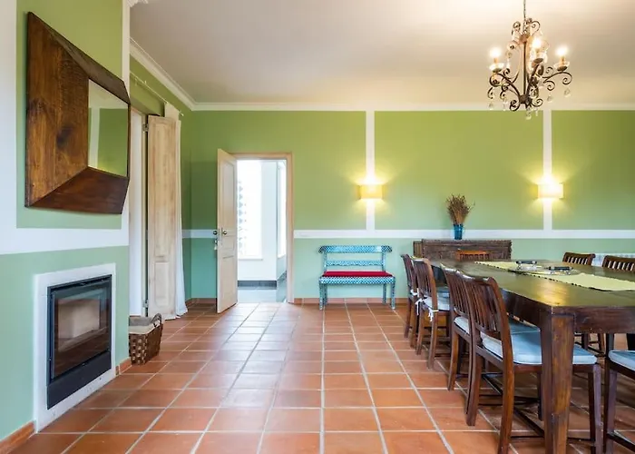 Luxurious Sprawling In Del Rey